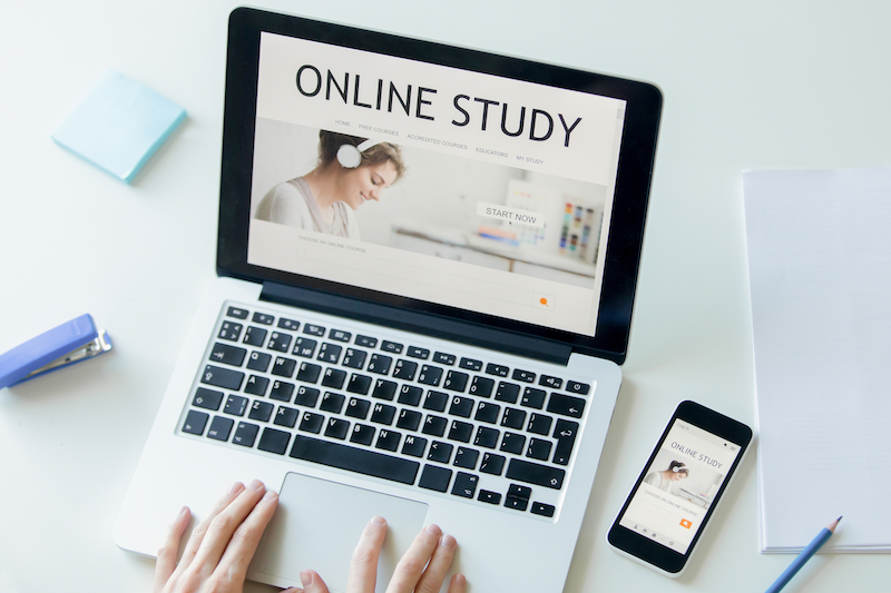 e-learningを受講している様子